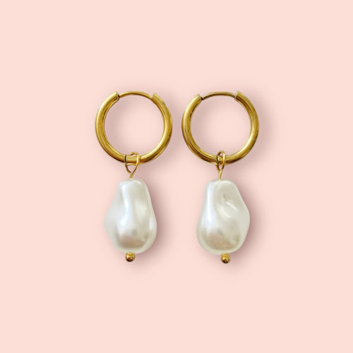 Baroque Pearl Hoops - Guld